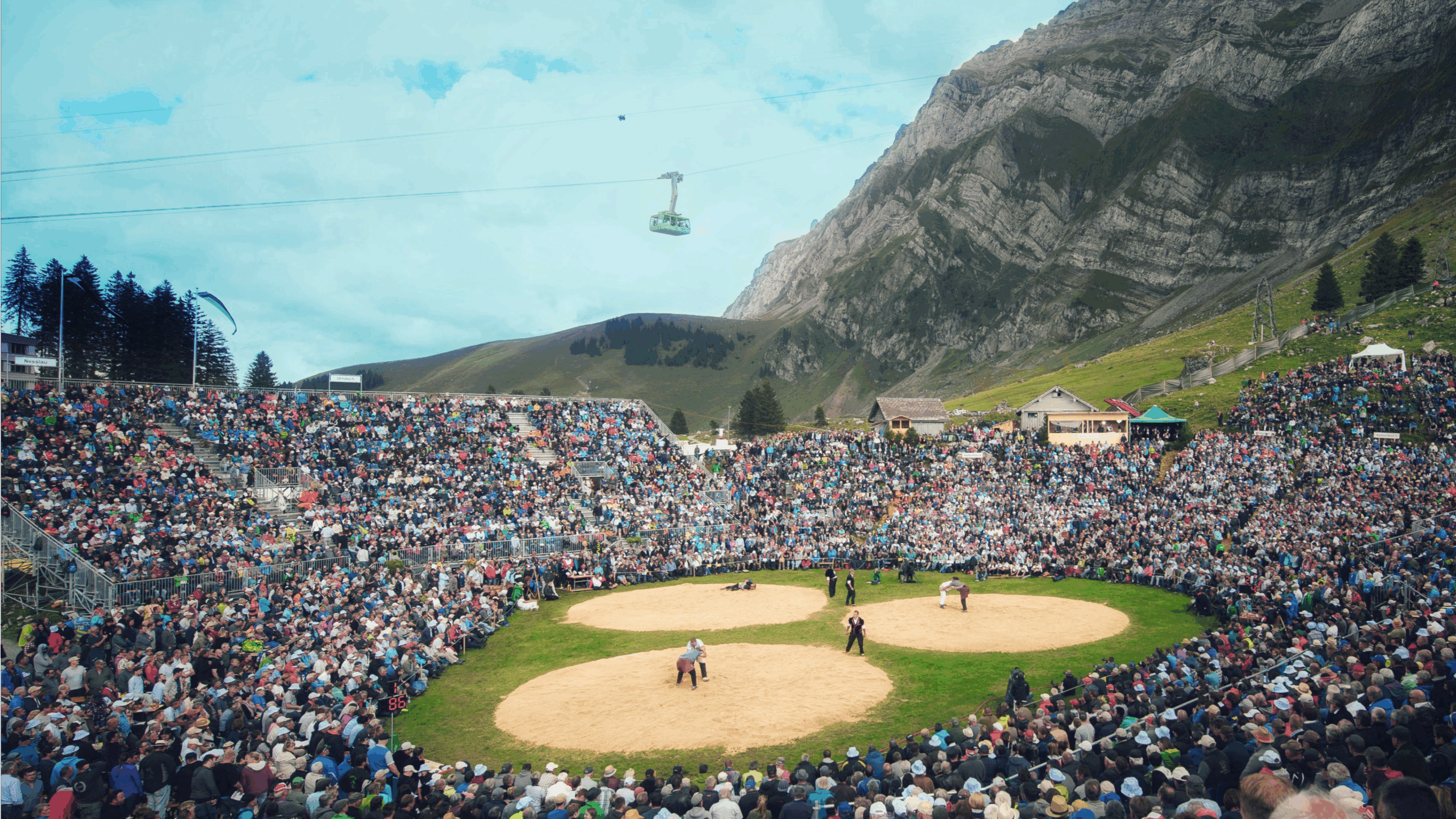 Schwingen Szende mit ganz viel Publikum